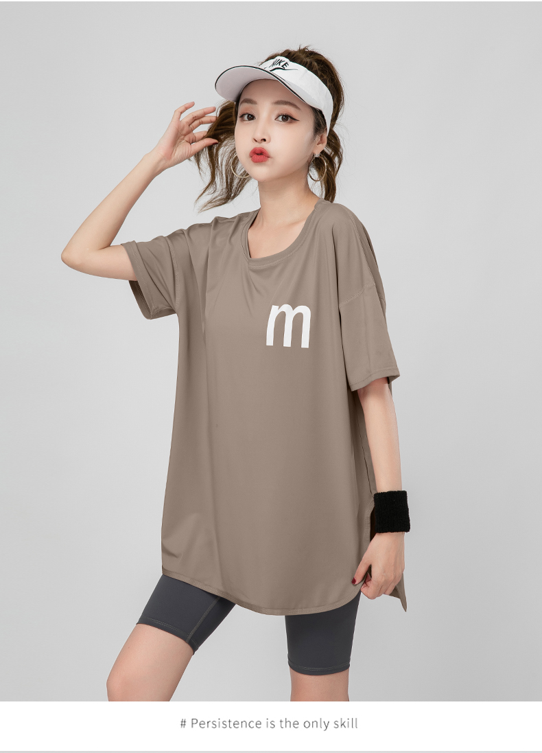 Tシャツ　レディーススポーツウェア シンプルロゴ ゆったりフィットTシャツ