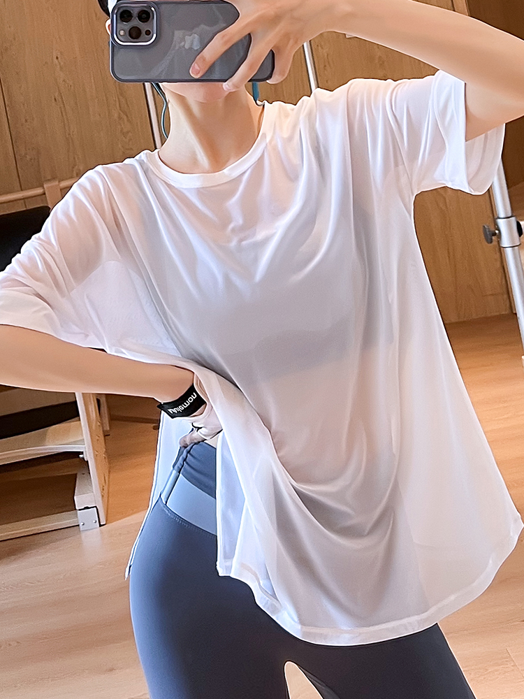 Tシャツ　レディーススポーツウェア なめらか素材ゆったりフィットトップス