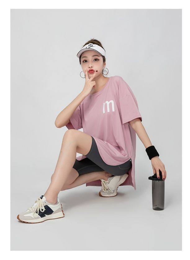 Tシャツ　レディーススポーツウェア シンプルロゴ ゆったりフィットTシャツ