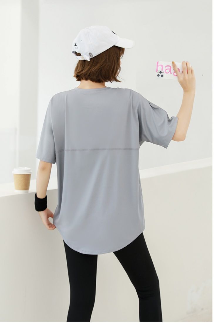 Tシャツ　レディーススポーツウェア リラックスシルエット ゆったりフィットＴシャツ