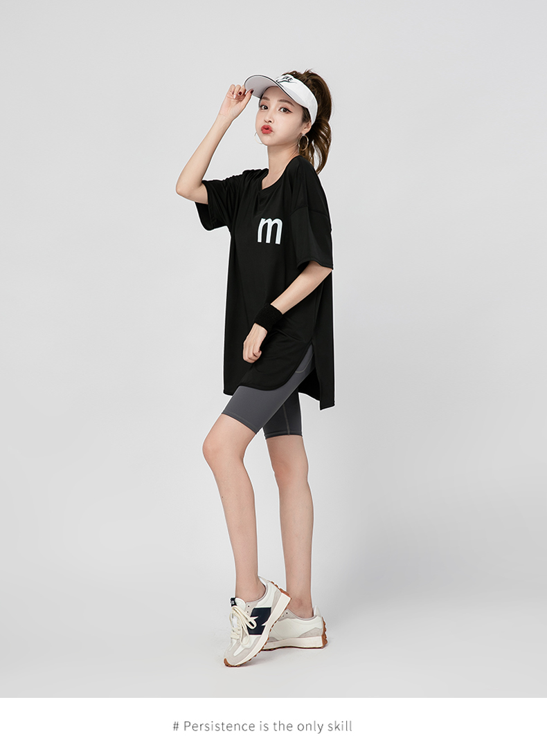 Tシャツ　レディーススポーツウェア シンプルロゴ ゆったりフィットTシャツ