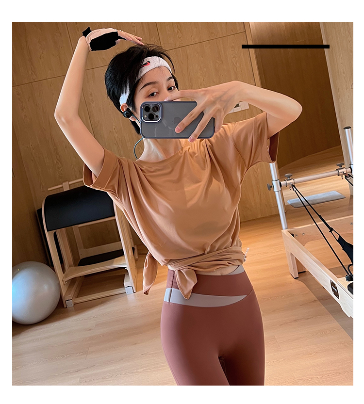 Tシャツ　レディーススポーツウェア なめらか素材ゆったりフィットトップス