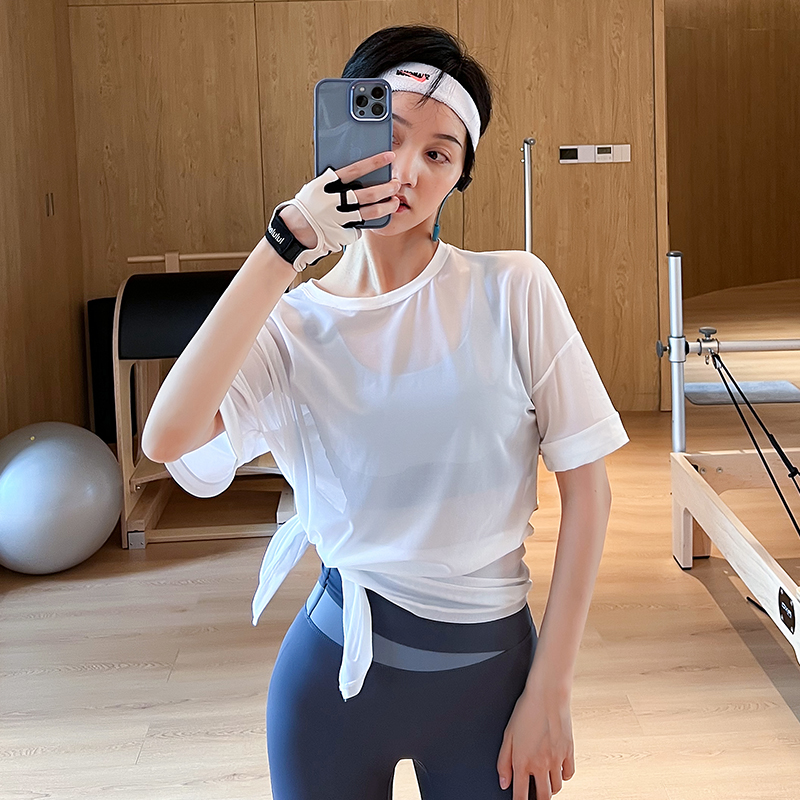 Tシャツ　レディーススポーツウェア なめらか素材ゆったりフィットトップス
