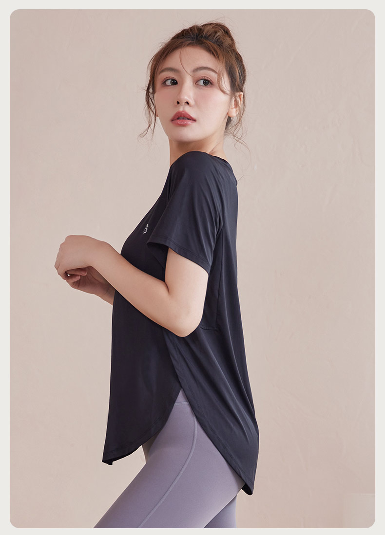 Tシャツ　レディーススポーツウェア なめらか素材ラウンドネックＴシャツ