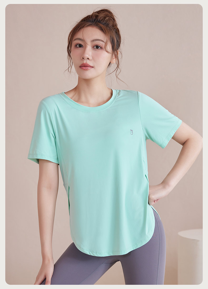 Tシャツ　レディーススポーツウェア なめらか素材ラウンドネックＴシャツ
