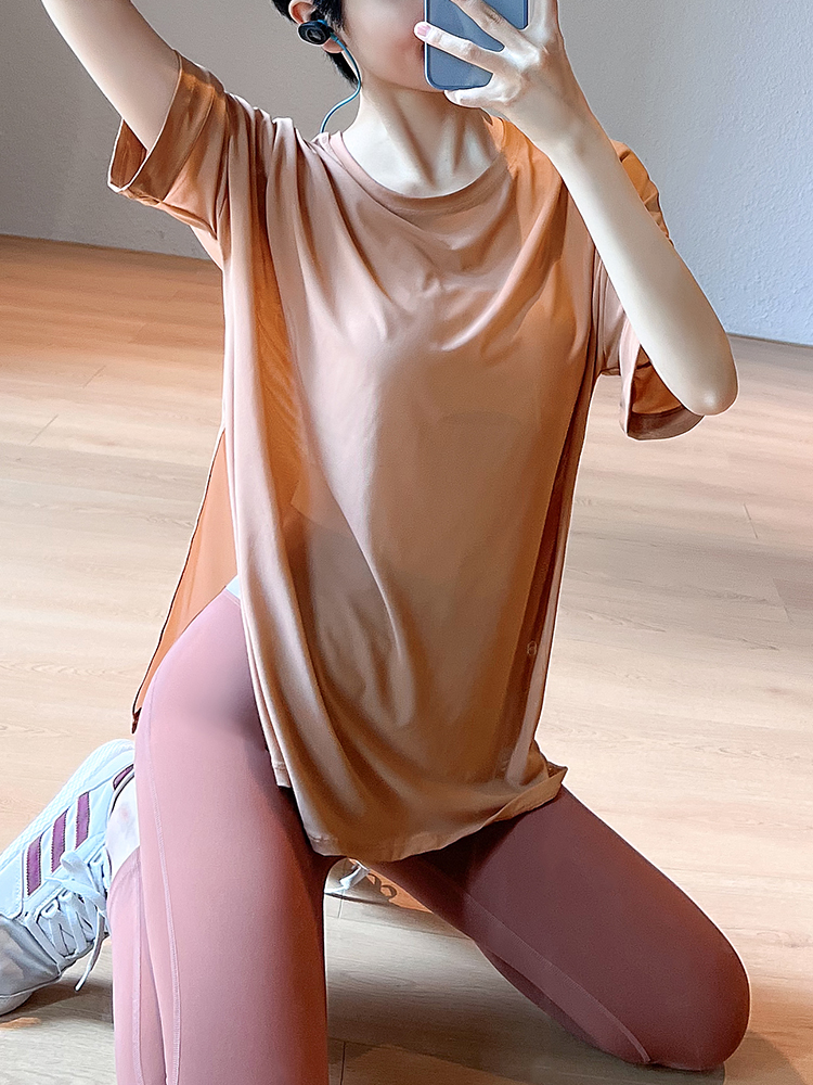 Tシャツ　レディーススポーツウェア なめらか素材ゆったりフィットトップス