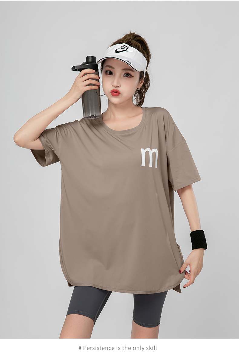 Tシャツ　レディーススポーツウェア シンプルロゴ ゆったりフィットTシャツ