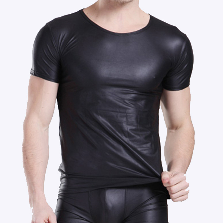 メンズ 下着  光沢素材のボディフィット半袖インナーシャツ