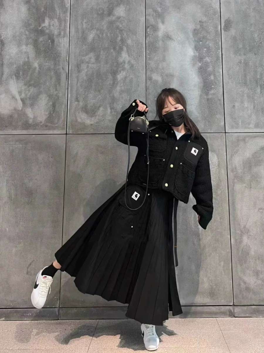 ポケット付きプリーツスカート