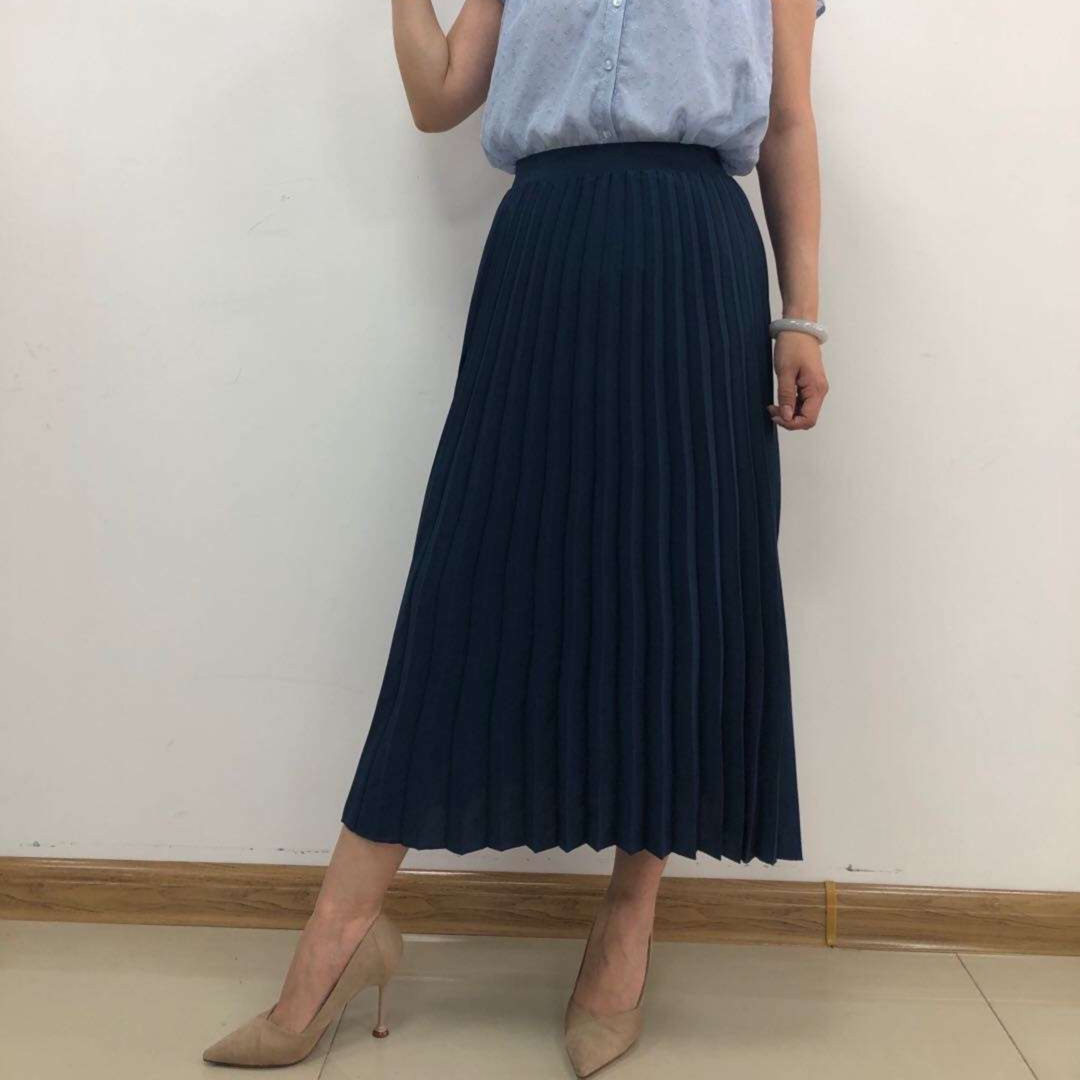 上品な彩りプリーツスカート