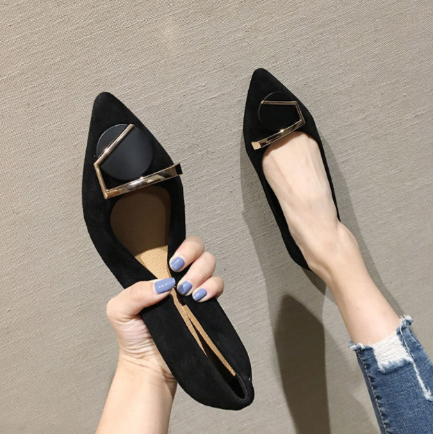 就活対応 やわらか素材 尖った先端 低めかかと パンプス