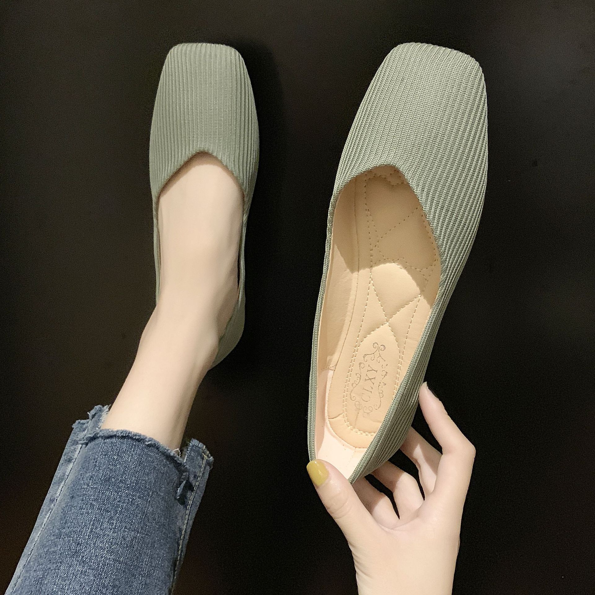結婚式 パンプス ベージュパンプス コーデュロイ素材のスクエアトゥフラットパンプス
