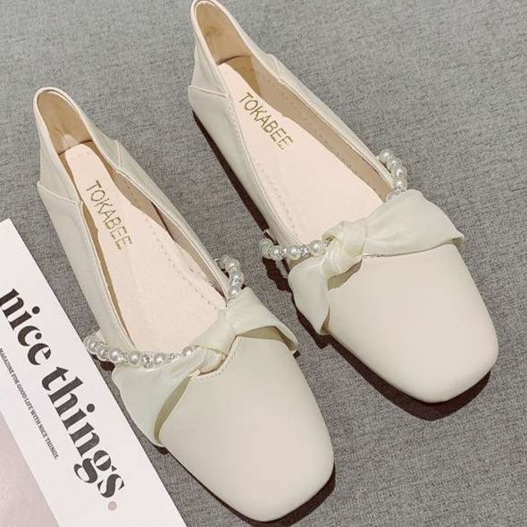 結婚式パンプス 白パンプス パールリボン付きスクエアトゥフラットパンプス