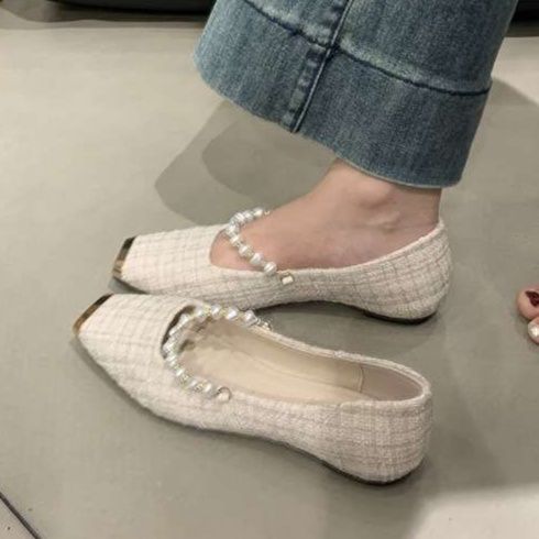 結婚式パンプス 白パンプス パールストラップ フラットシューズ