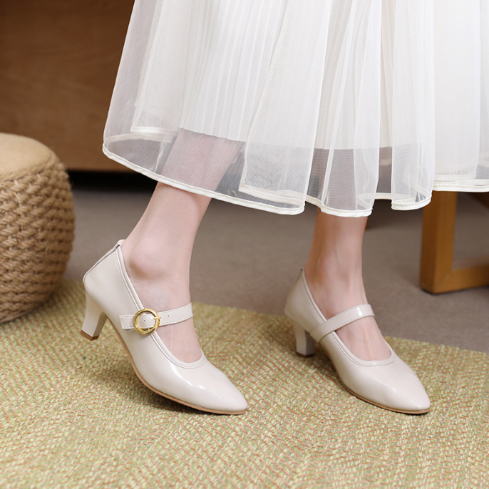 2025新作 就活用レディースパンプス ストラップ付き光沢靴