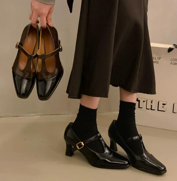 就活対応 尖り先革靴風メアリージェーン パンプス