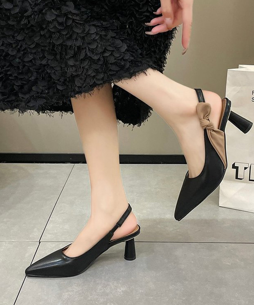 結婚式 パンプス 黒リボン付きポインテッドトゥパンプス バックストラップ