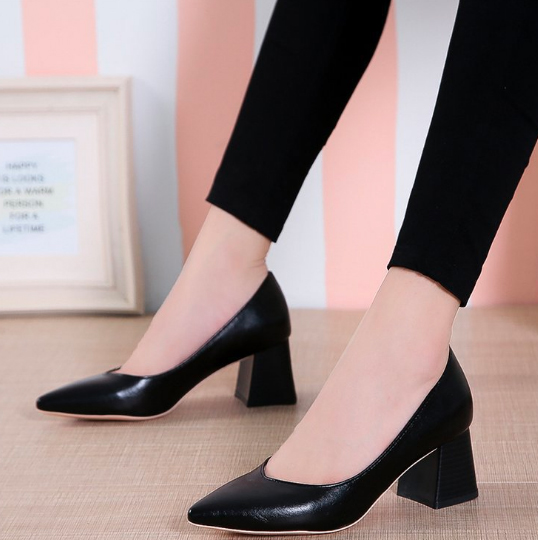 就活対応 らくらく歩ける ローヒール パンプス 尖り先