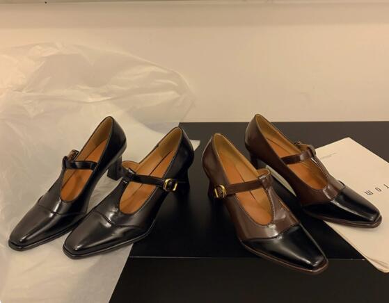 就活対応 尖り先革靴風メアリージェーン パンプス