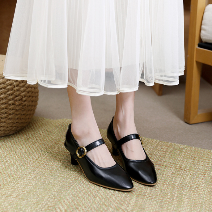 2025新作 就活用レディースパンプス ストラップ付き光沢靴