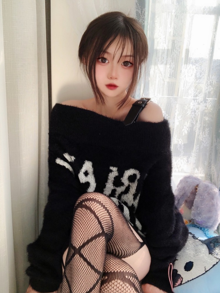 https://fulmo-img-server.com/punkstyle/1751697286625_dmoyjiup_6xnhl9di.jpg