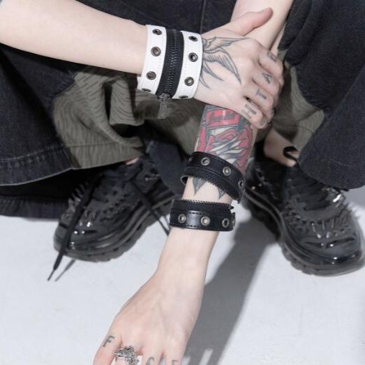 パンクファッションハトメ装飾 男女兼用 パンク風レザーブレスレット 
