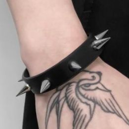 パンクファッション 黒 男女兼用 パンク系スタッズ付き合皮ブレスレット 