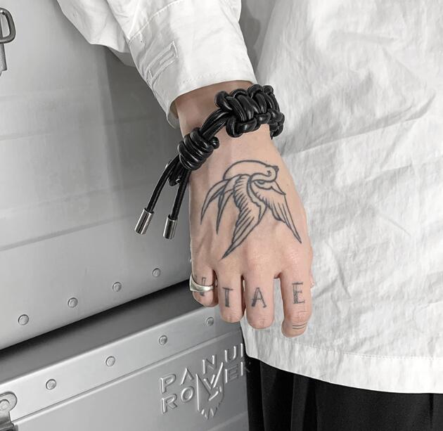 パンクファッション パンク風黒革調男女兼用ブレスレット