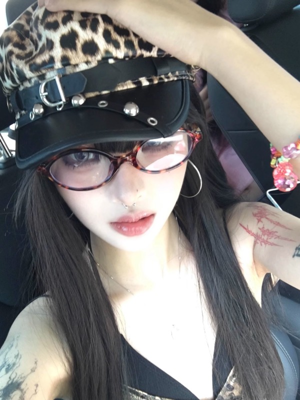 https://fulmo-img-server.com/punkstyle/627c1361-27fe-41dd-a39a-74766de6e4b7.jpg