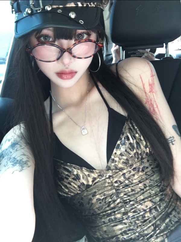 https://fulmo-img-server.com/punkstyle/6832bb0c-7040-46b1-a13d-615c32f587b7.jpg