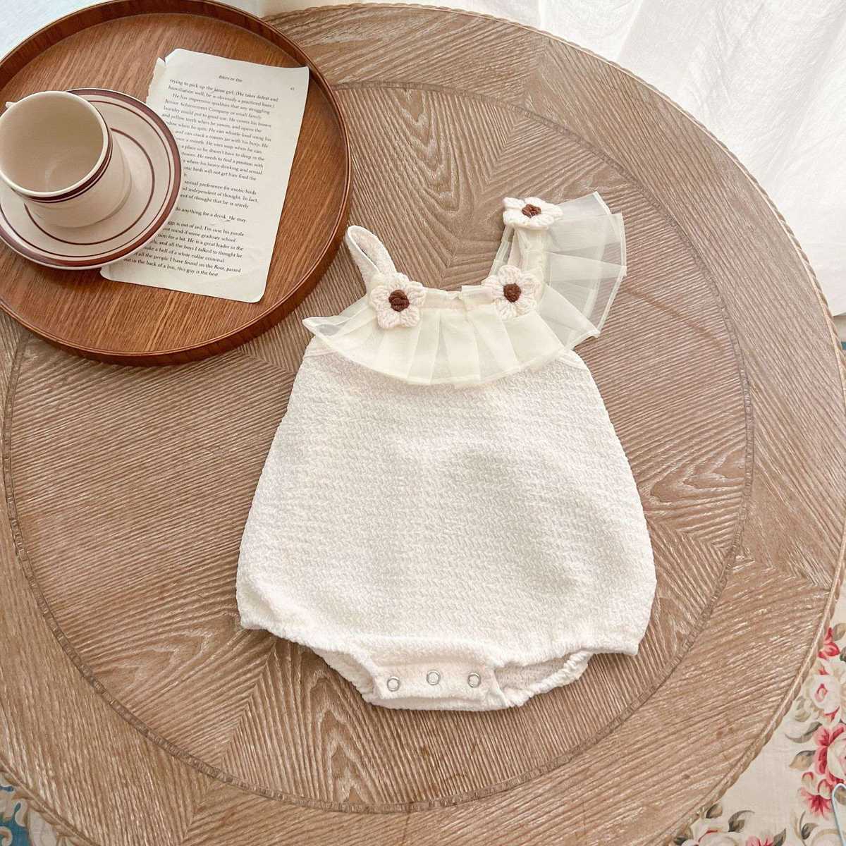 優雅な瞬間を演出！レース付きロンパース5選