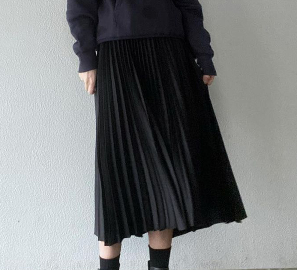 レディース プリーツスカート ミモレ丈 きれいめ 伸縮素材 黒