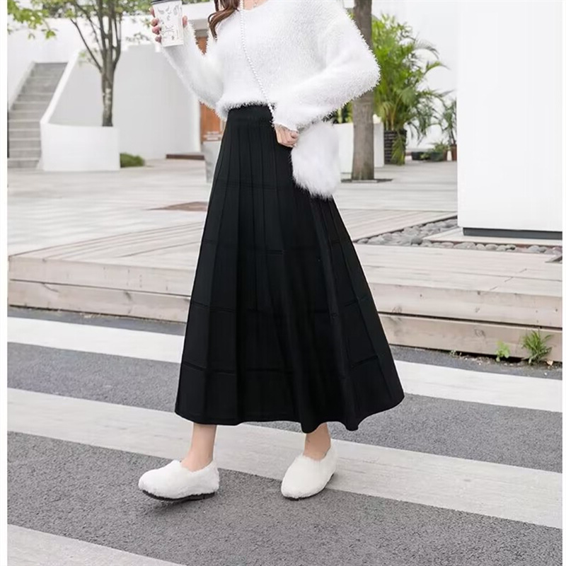 上品ロングプリーツスカート体型カバーきれいめニット素材