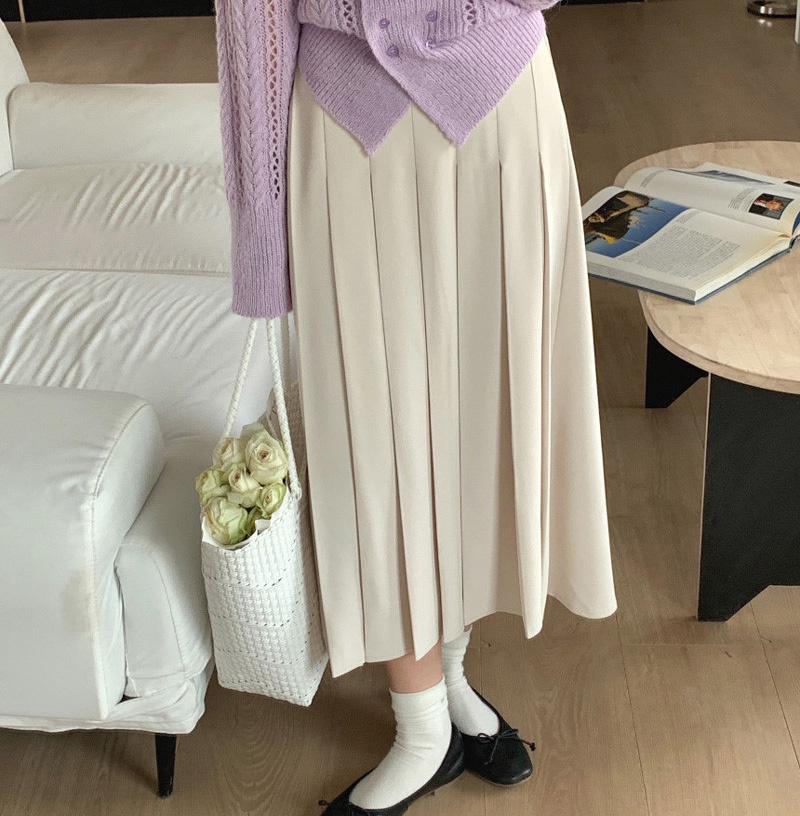 上品な淡色プリーツスカート ロング丈 レトロ風