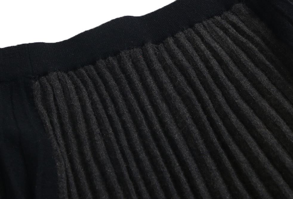 大人上品ハイウエストプリーツスカート黒色