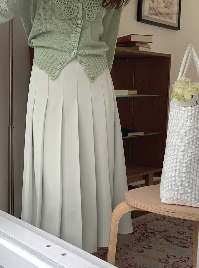 上品な淡色プリーツスカート ロング丈 レトロ風