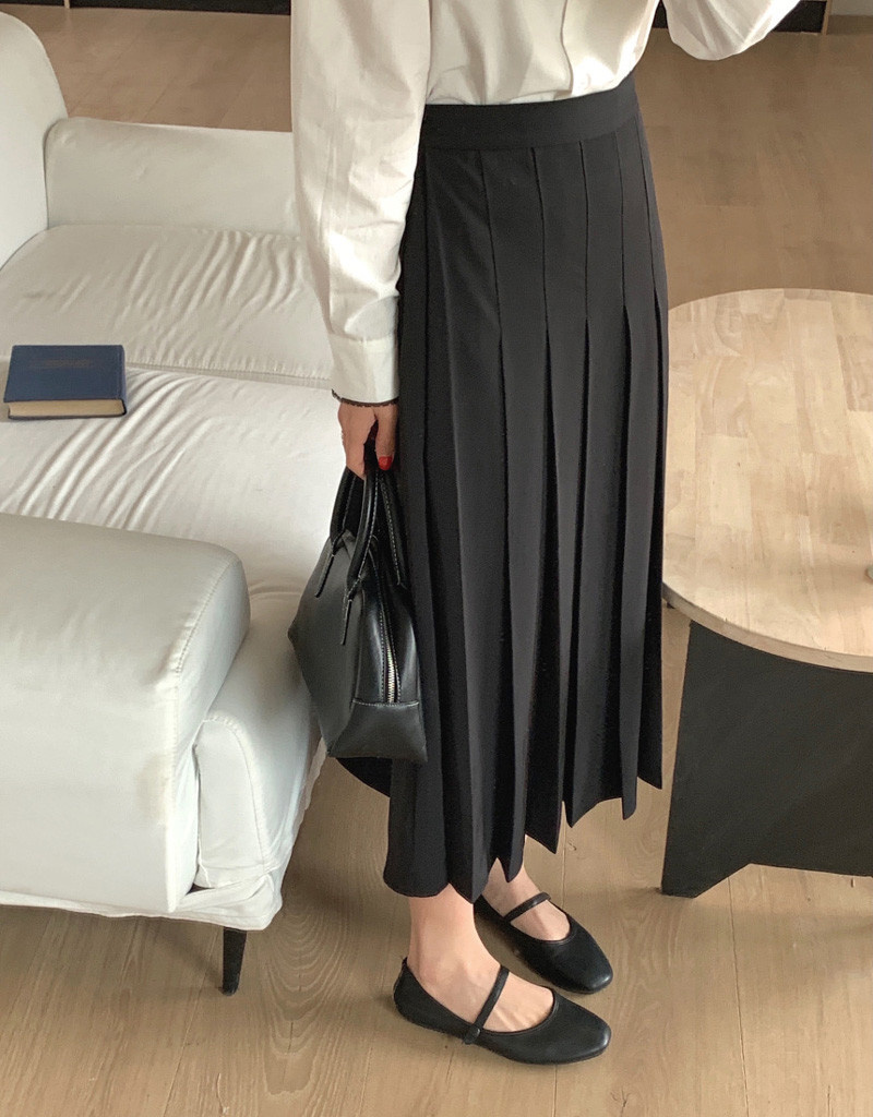 上品な淡色プリーツスカート ロング丈 レトロ風