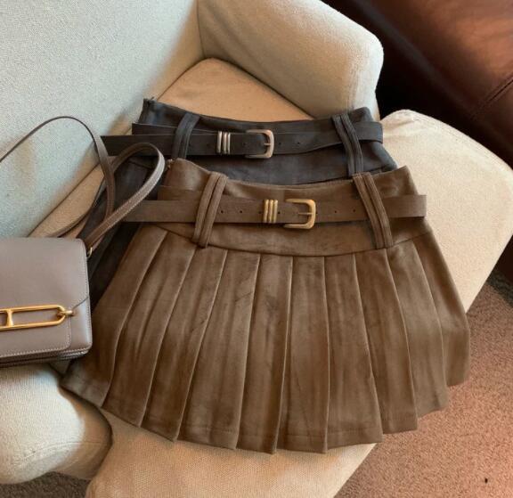 ベルト付きハイウエストプリーツスカート