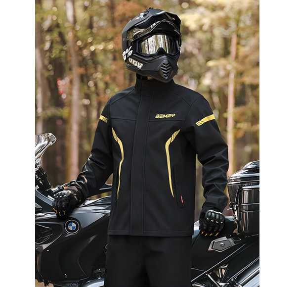 雨の日も品格キープ！スーツ姿でも乗れる自転車用雨具5選
