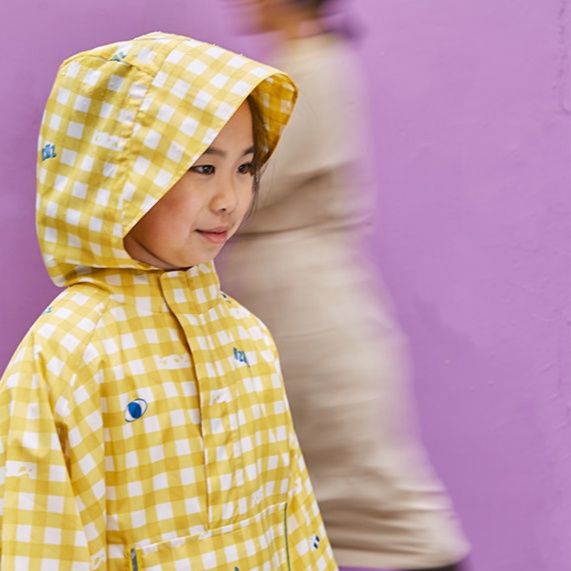レインウェア 超軽量速乾フード付きポンチョ型子供用雨ガッパ