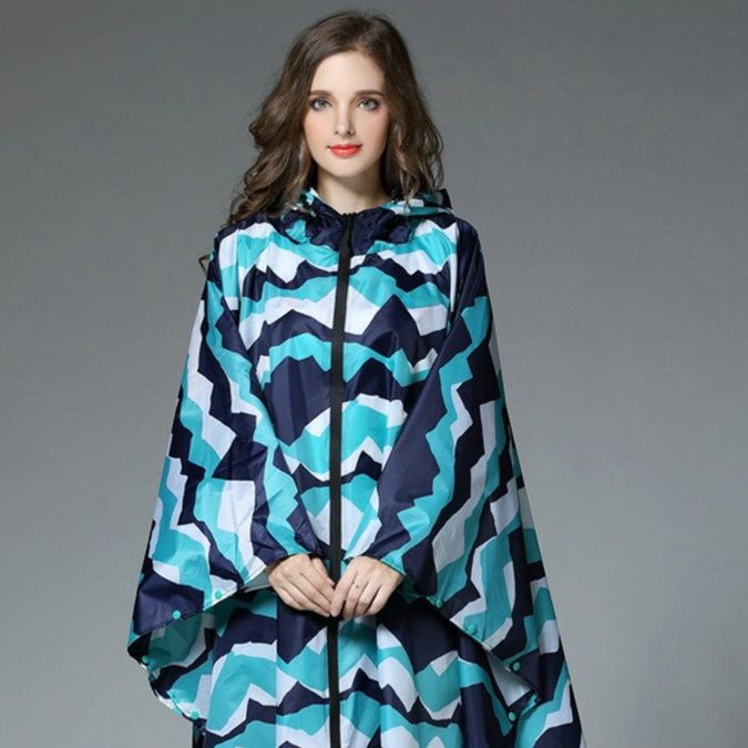 レインウェア 幾何学模様ポンチョ型リュック対応レインコート