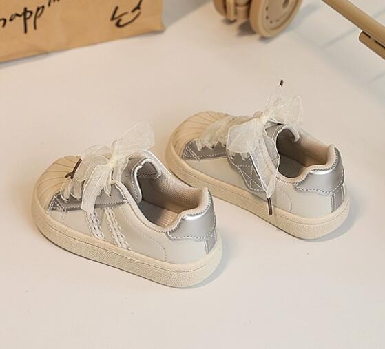 キッズ用マジックテープ式ランニングシューズ