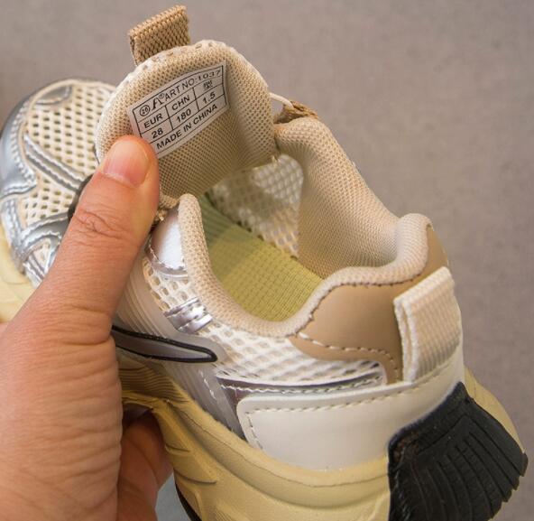 キッズ透湿ランニングシューズ運動靴