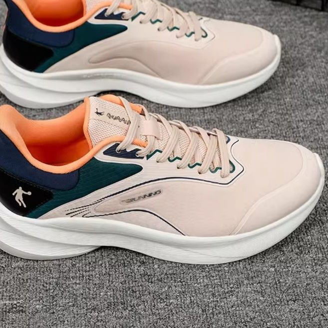 ランニングシューズ 全天候型アクティブランナー