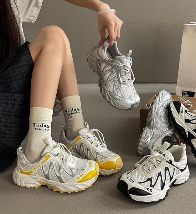 2025年最新レディース厚底ランニングシューズ