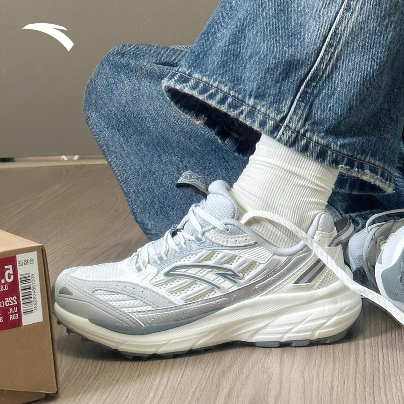ランニングシューズ ふわもこ軽量ランナー
