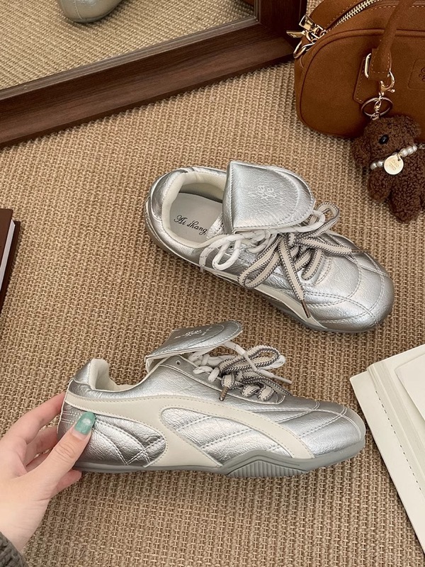 軽量レディースランニングシューズ シルバー