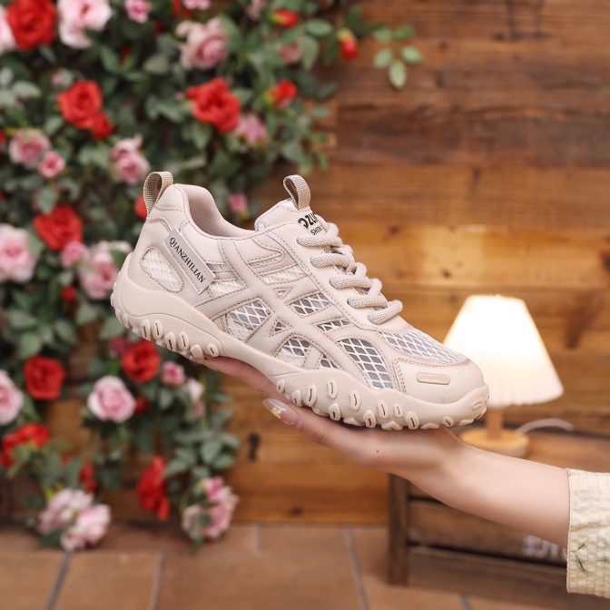 2025新作 軽量通気性ランニングシューズ メッシュ素材