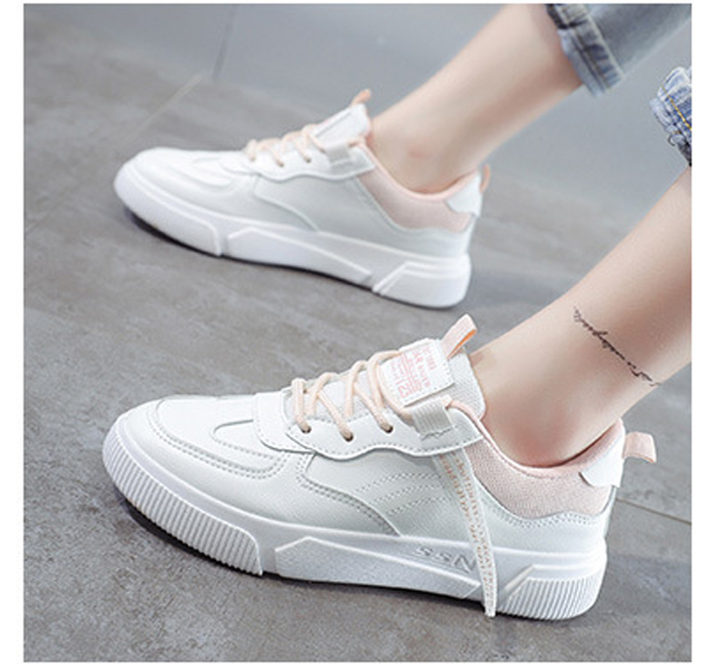 厚底軽量ランニングシューズ 通気性抜群 日常履き対応