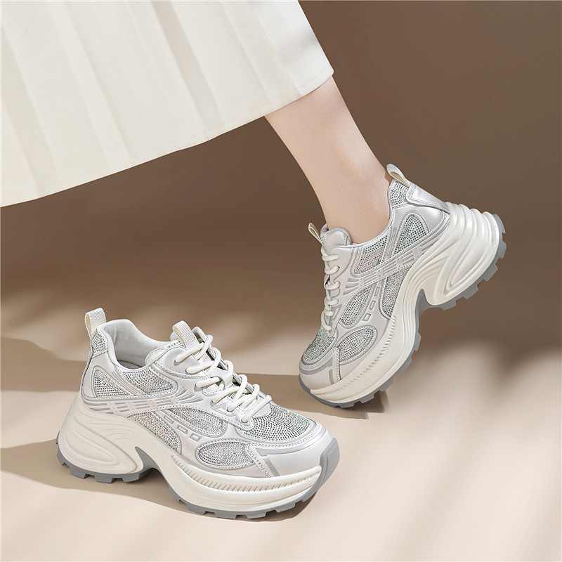 しなやかステップ 軽量ランニングシューズ
